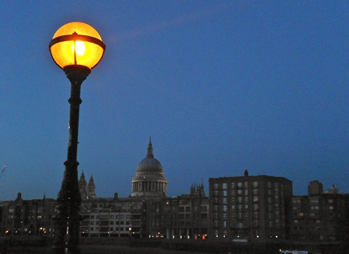 Londres ao lado do Rio Tâmisa