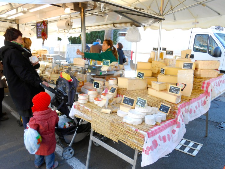A feira que oferece de tudo aos sábados