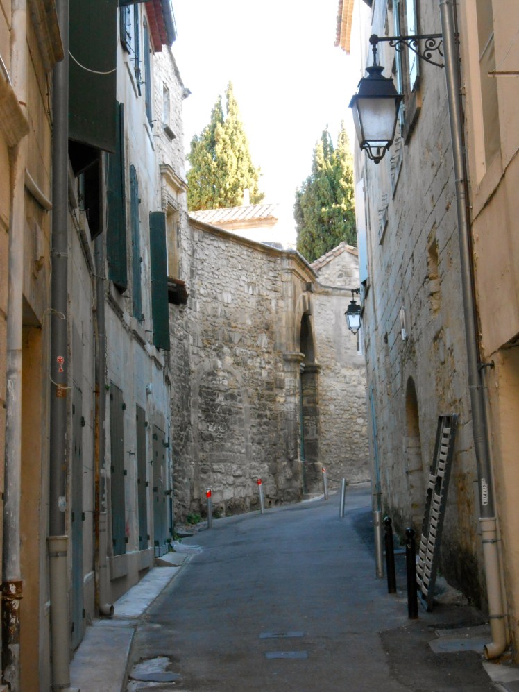 As estreitas ruas do Centro Histórico de Arles